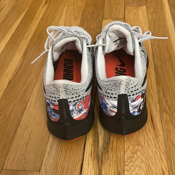 Nike Zoom Pegasus 35 Floral Edition Size 7 / 38 NWOT - Picture 6 of 9